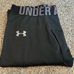 Men’s under armor base layer cold gear. XL